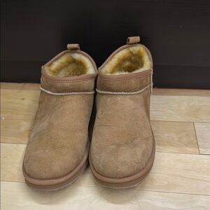 Cozy Tan Shearling-Lined Slippers